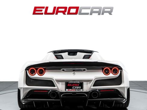 Used 2022 Ferrari F8 Tributo RWD image 5