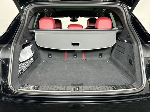 Used 2023 Porsche Cayenne w/ Premium Package AWD/4WD image 24