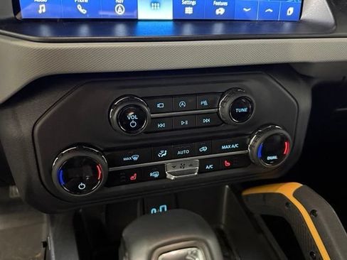 Used 2023 Ford Bronco Badlands w/ Sasquatch Package AWD/4WD image 32