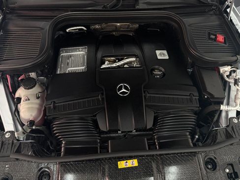 Used 2026 Mercedes-Benz Maybach GLS 600 4MATIC image 32