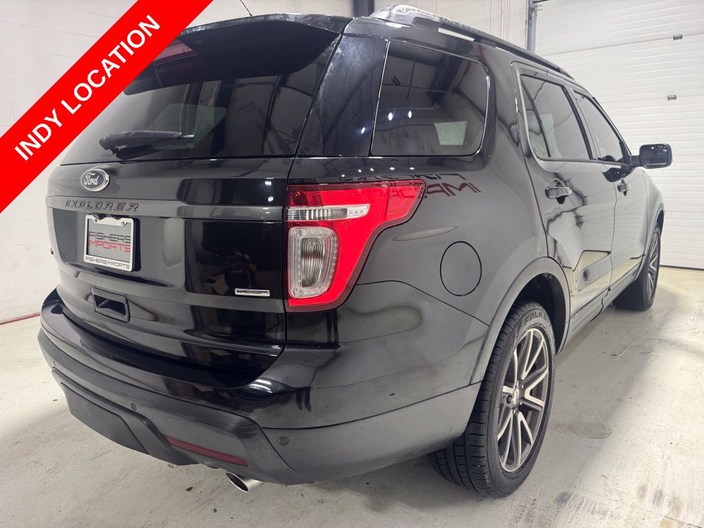 Used 2015 Ford Explorer XLT w/ Equipment Group 202A AWD/4WD image 7