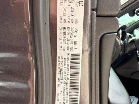 Used 2020 Jeep Grand Cherokee Limited AWD/4WD image 36