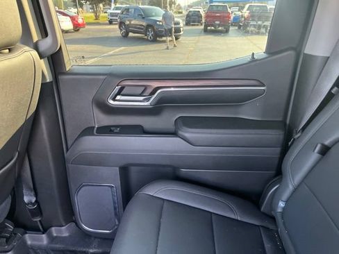 Used 2024 GMC Sierra 1500 SLT w/ SLT Premium Plus Package AWD/4WD image 14
