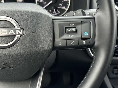 Used 2025 Nissan Rogue SV image 13