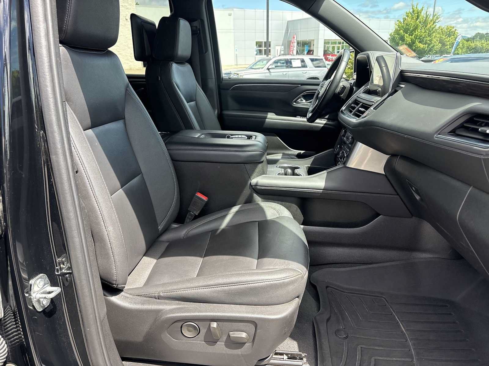 Used 2024 Chevrolet Suburban Z71 AWD/4WD image 27