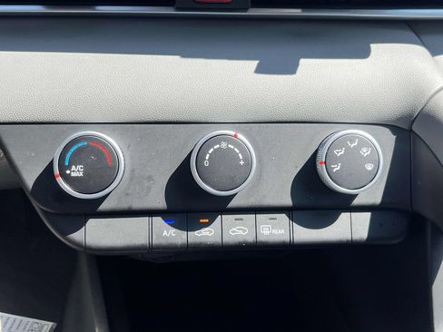 Used 2024 Hyundai Elantra SE FWD image 26