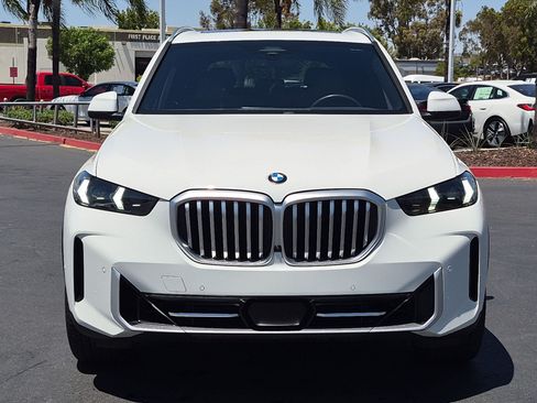 Used 2024 BMW X5 xDrive40i w/ Parking Assistance Package AWD/4WD image 3