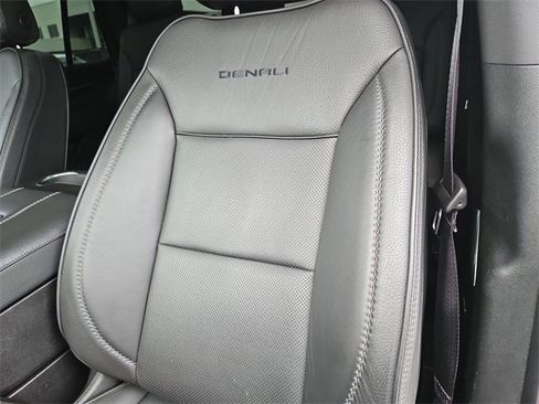 Used 2022 GMC Yukon Denali image 21