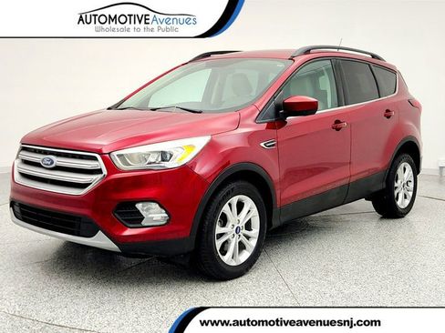 Used 2019 Ford Escape SEL image 1