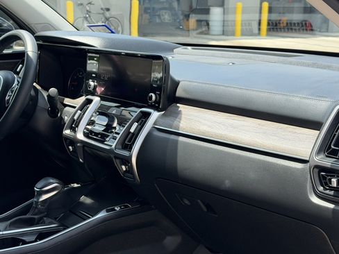Used 2023 Kia Sorento EX w/ Panoramic Sunroof Package FWD image 22