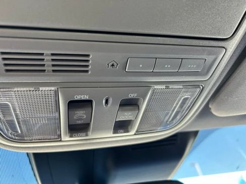 Used 2019 Honda CR-V Touring image 25