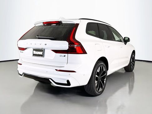 New 2026 Volvo XC60 B5 Plus w/ Climate Package PRO AWD/4WD image 7