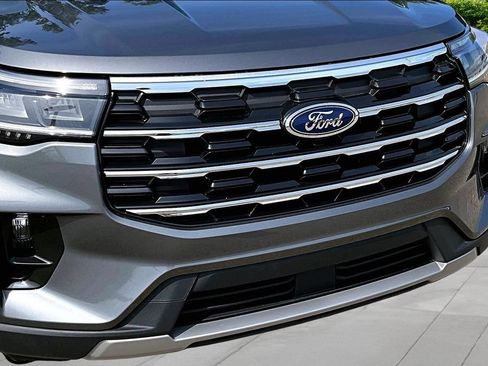 Used 2025 Ford Explorer Active w/ Active Comfort Package AWD/4WD image 29