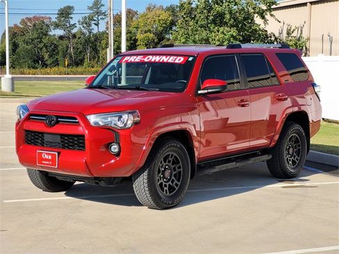 Used 2022 Toyota 4Runner SR5 image 3
