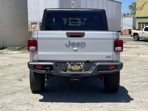 Used 2022 Jeep Gladiator Overland w/ Popular Equipment Package AWD/4WD image 38