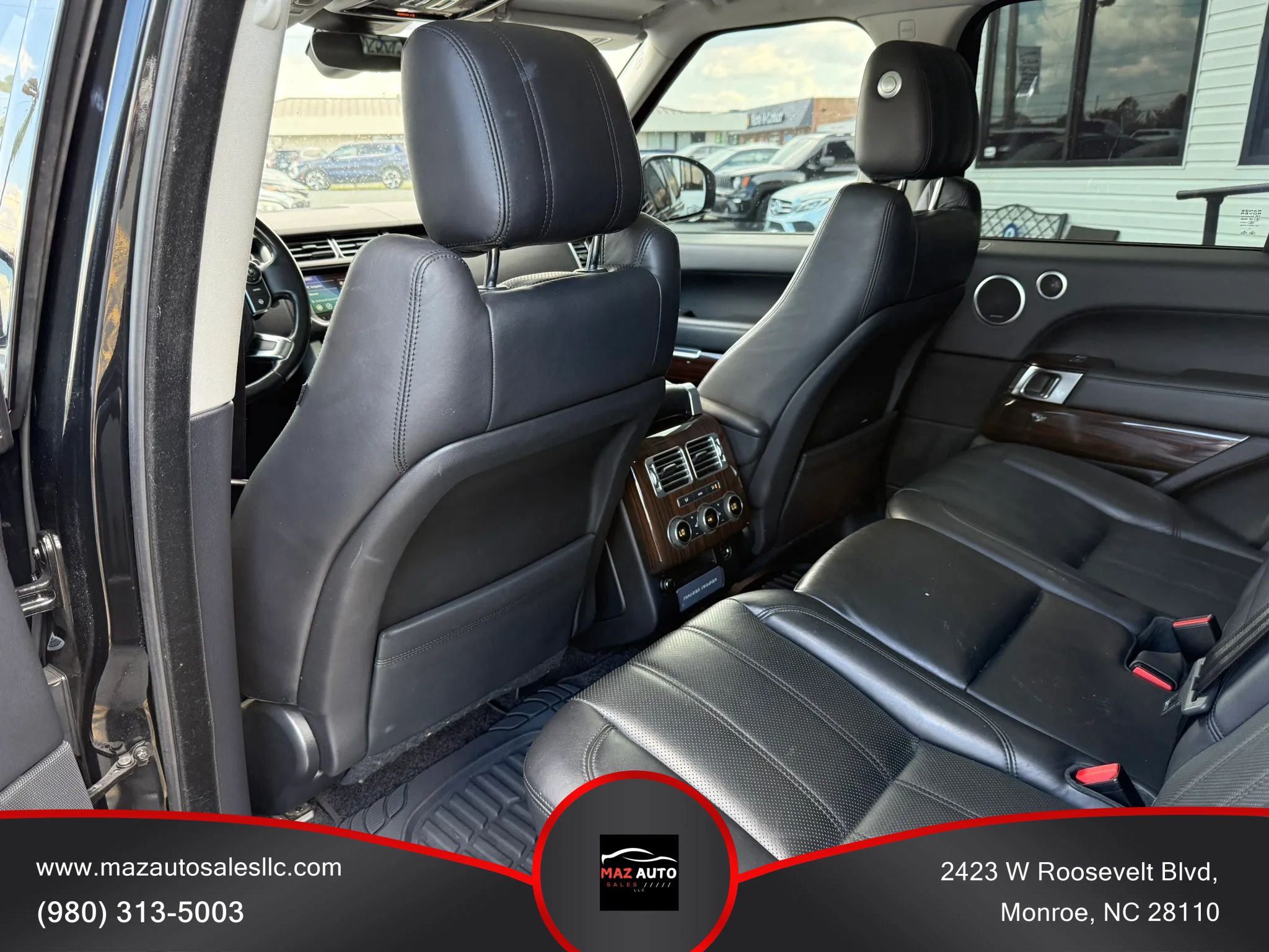 Used 2017 Land Rover Range Rover HSE AWD/4WD image 8