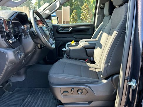 Used 2023 Chevrolet Silverado 1500 LT AWD/4WD image 11
