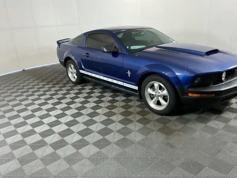 Used 2007 Ford Mustang Premium RWD image 3