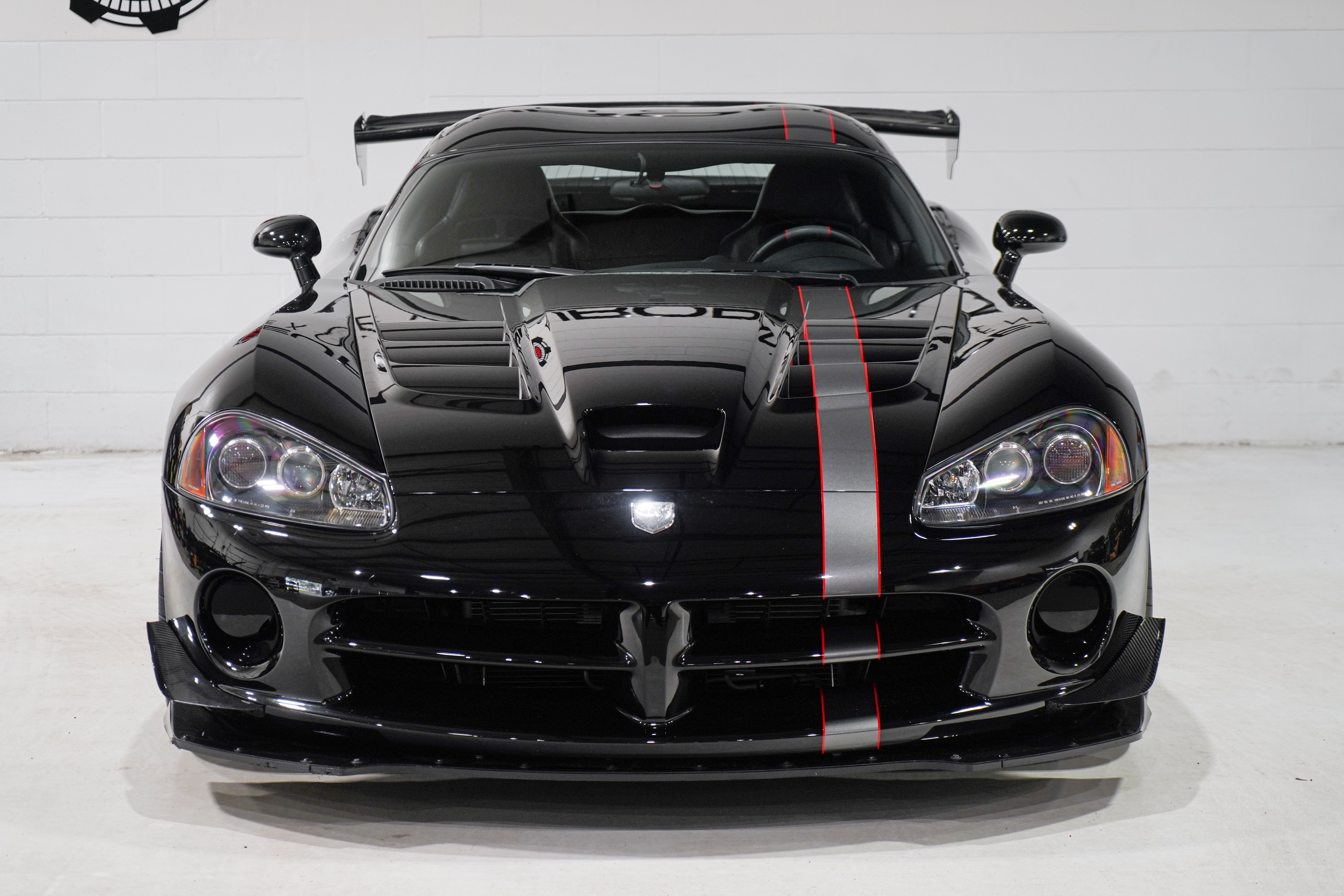 Used 2010 Dodge Viper ACR RWD image 5