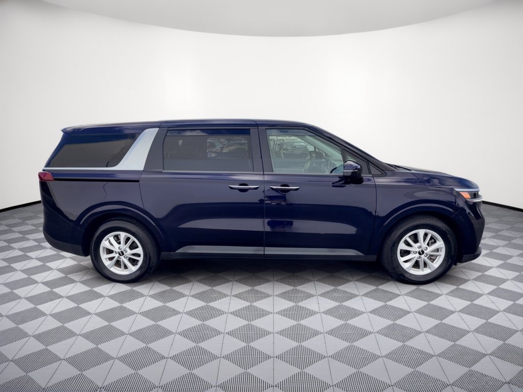 Used 2024 Kia Carnival LX FWD image 8
