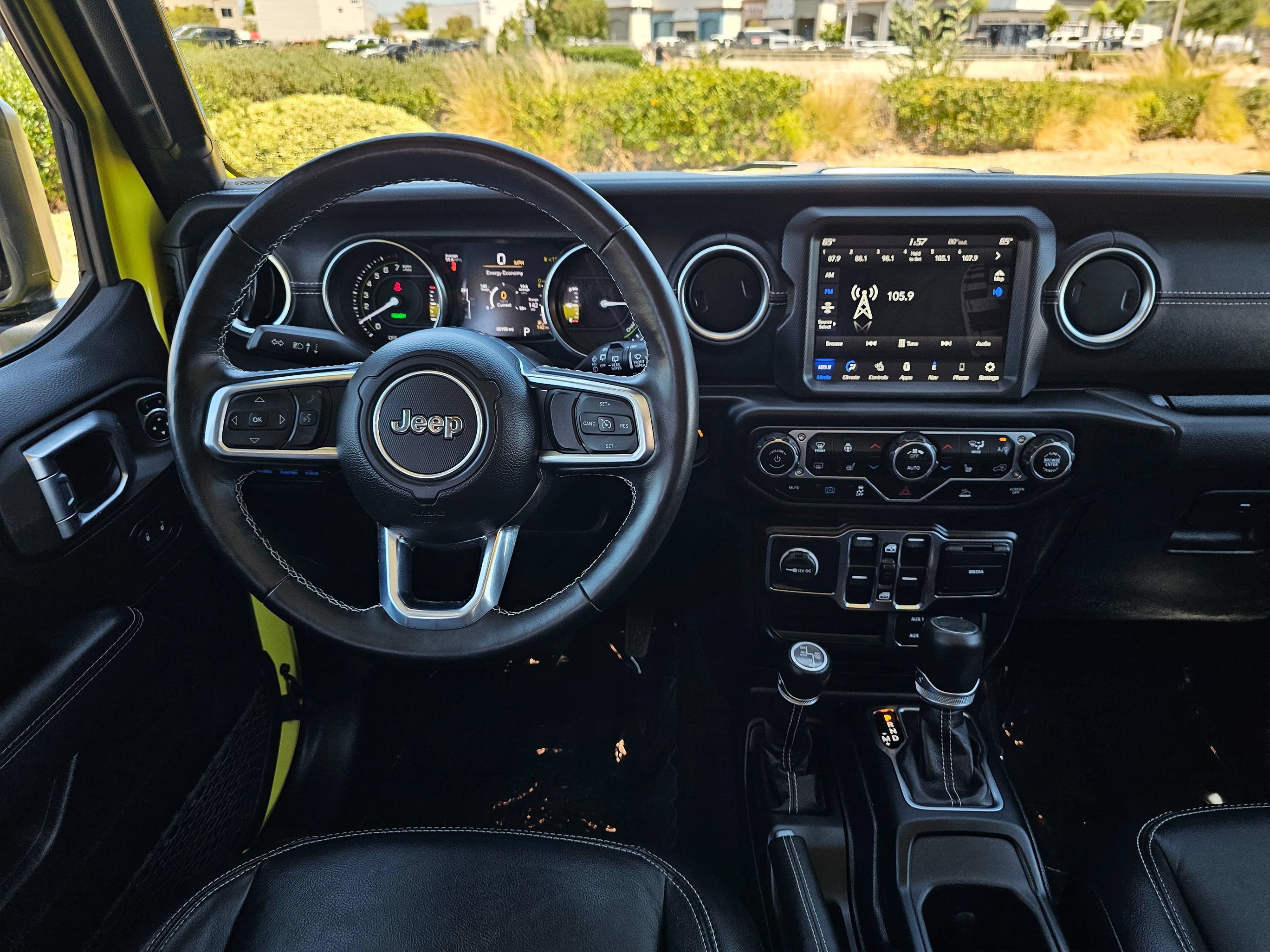 Used 2023 Jeep Wrangler Unlimited Sahara w/ Cold Weather Group AWD/4WD image 22