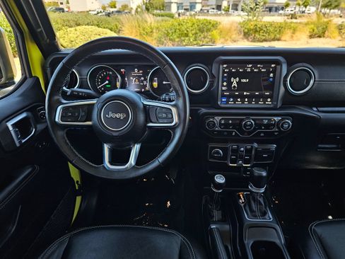 Used 2023 Jeep Wrangler Unlimited Sahara w/ Cold Weather Group AWD/4WD image 22