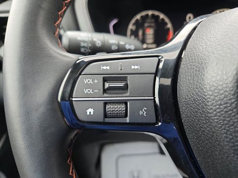 Used 2025 Honda Pilot TrailSport image 22