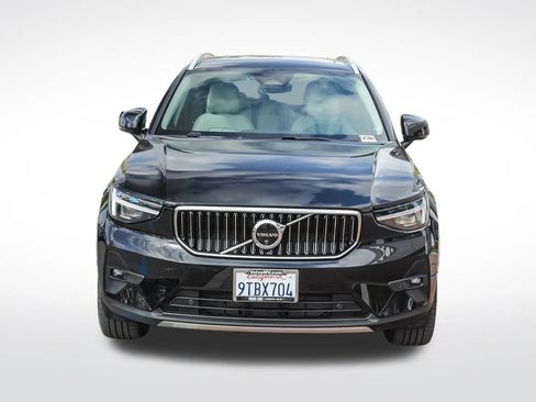 Used 2025 Volvo XC40 B5 Plus w/ Protection Package Premier image 2