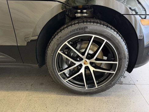 New 2026 Porsche Macan image 13