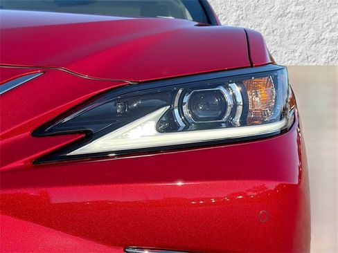 New 2025 Lexus ES 350 w/ Premium Package image 9