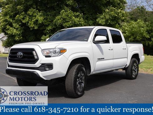Used 2020 Toyota Tacoma SR AWD/4WD image 1