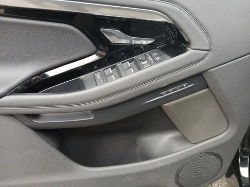 Used 2023 Land Rover Range Rover Evoque R-Dynamic SE image 11