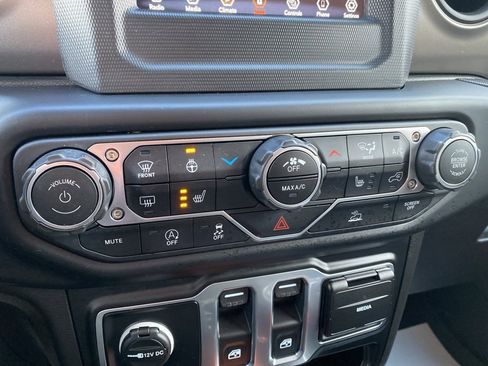 Used 2023 Jeep Wrangler Sport S image 29