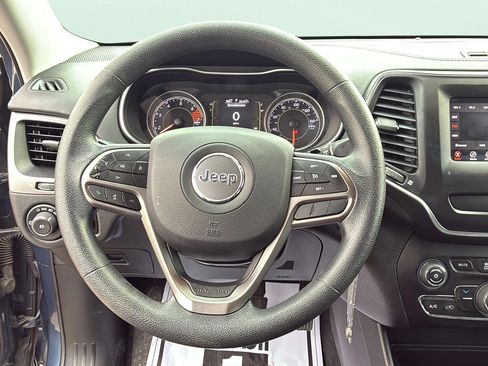 Used 2019 Jeep Cherokee Latitude w/ Popular Appearance Group FWD image 13