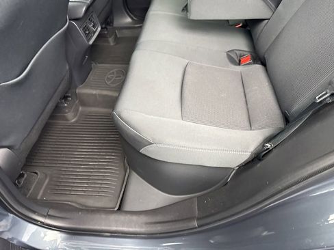 Used 2023 Toyota Venza LE AWD/4WD image 32