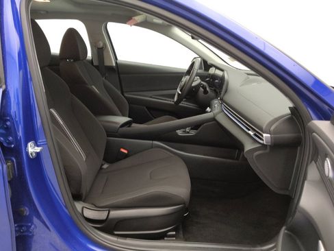Used 2025 Hyundai Elantra SEL image 21