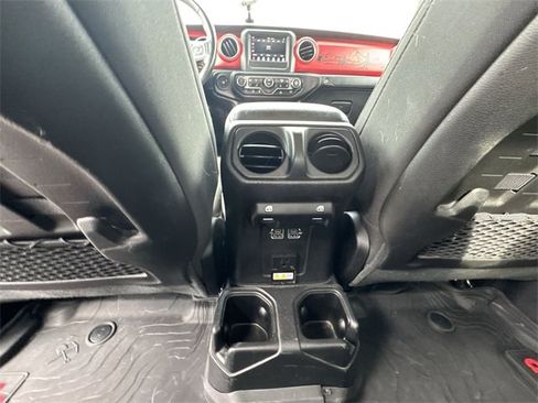 Used 2020 Jeep Gladiator Rubicon w/ Cold Weather Group image 21