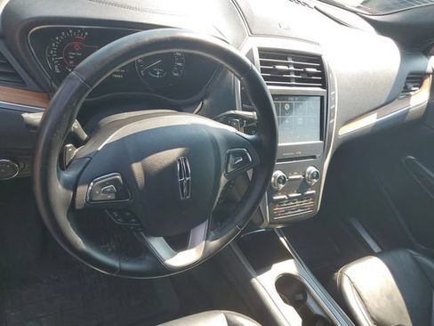 Used 2018 Lincoln MKC Select w/ Select Plus Package AWD/4WD image 19