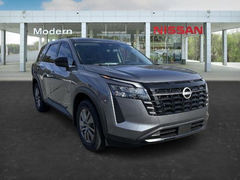 New 2026 Nissan Pathfinder S image 7