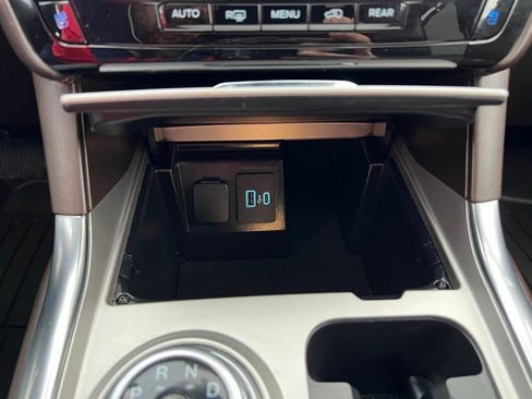 Used 2023 Ford Explorer King Ranch w/ Technology Package image 40