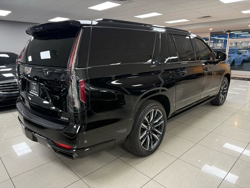Used 2021 Cadillac Escalade ESV Sport Platinum image 6