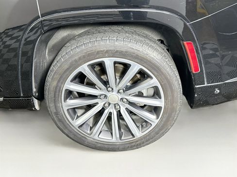 Used 2022 Jeep Grand Wagoneer Series II w/ Premium Group II AWD/4WD image 11