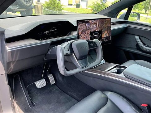 Used 2023 Tesla Model X AWD/4WD image 5