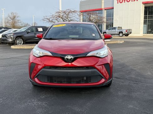 Used 2021 Toyota C-HR XLE image 2