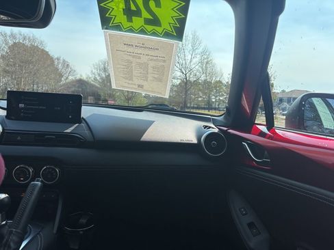 Used 2024 MAZDA MX-5 Miata Grand Touring w/ Weather Package image 14