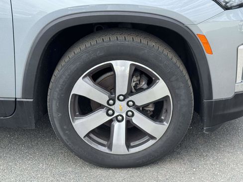 Used 2023 Chevrolet Traverse LT w/ LT Premium Package image 6