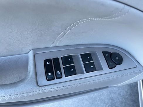 Used 2011 Buick Lucerne CX image 12