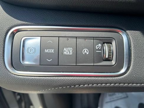 Used 2025 Buick Enclave Sport Touring FWD image 28