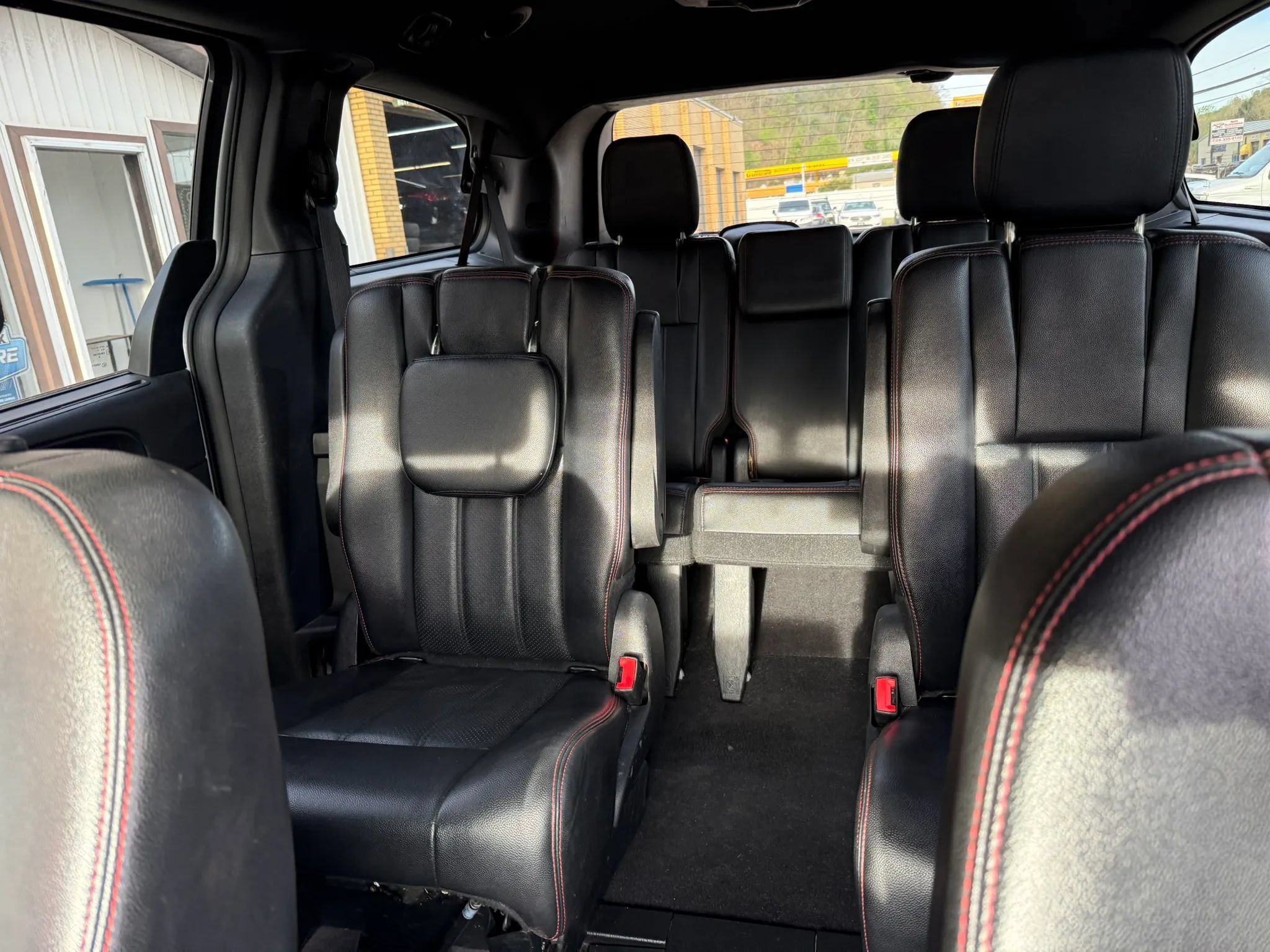 Used 2019 Dodge Grand Caravan GT w/ Safety Sphere Group FWD image 13
