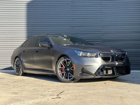 Used 2025 BMW M5 w/ Executive Package image 9